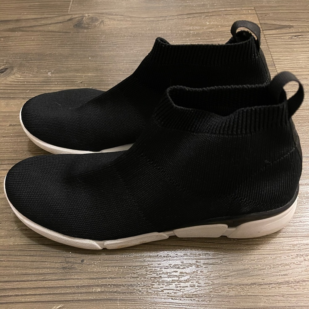 Zara Black Slip-on Sneakers - NEW!